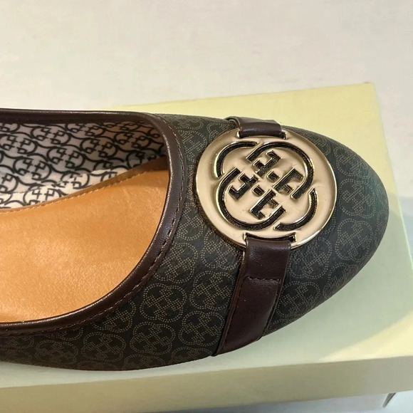 Daisy Fuentes Ruby cute and classy print women flats. Size 11 color brown - Picture 7 of 10